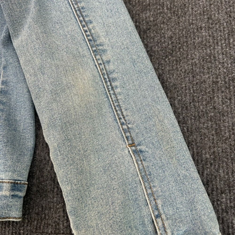 Max Studio Women's Jean Jacket Blue Distressed Stretch Y2K Grunge Streetwear - L - Picture 12 of 16
